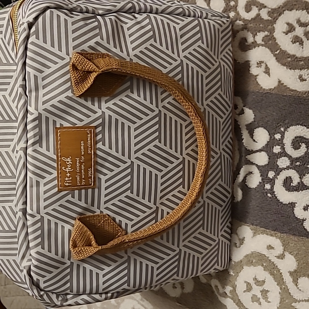 COPY - Lunch tote/food containers